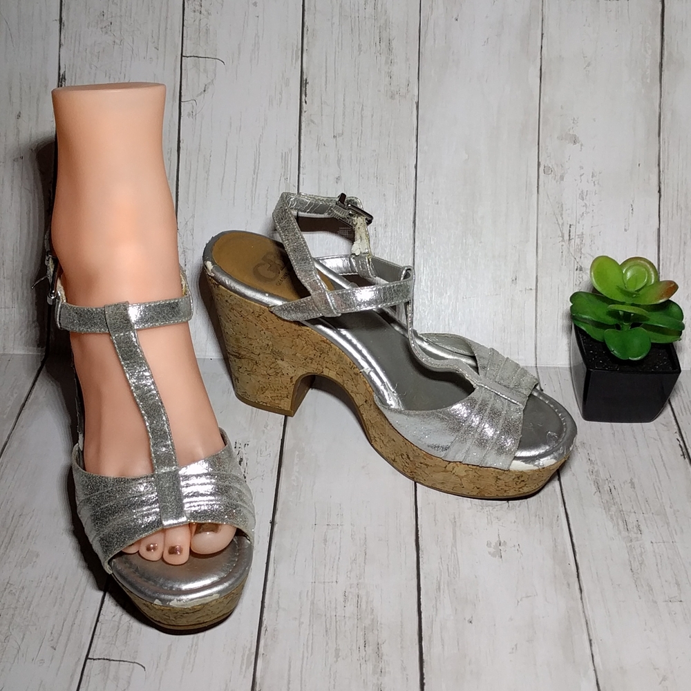 FINAL -- Donating soon!!! Peeling Silver Gianni Bini Cork Wedge Sandals - Picture 1 of 12